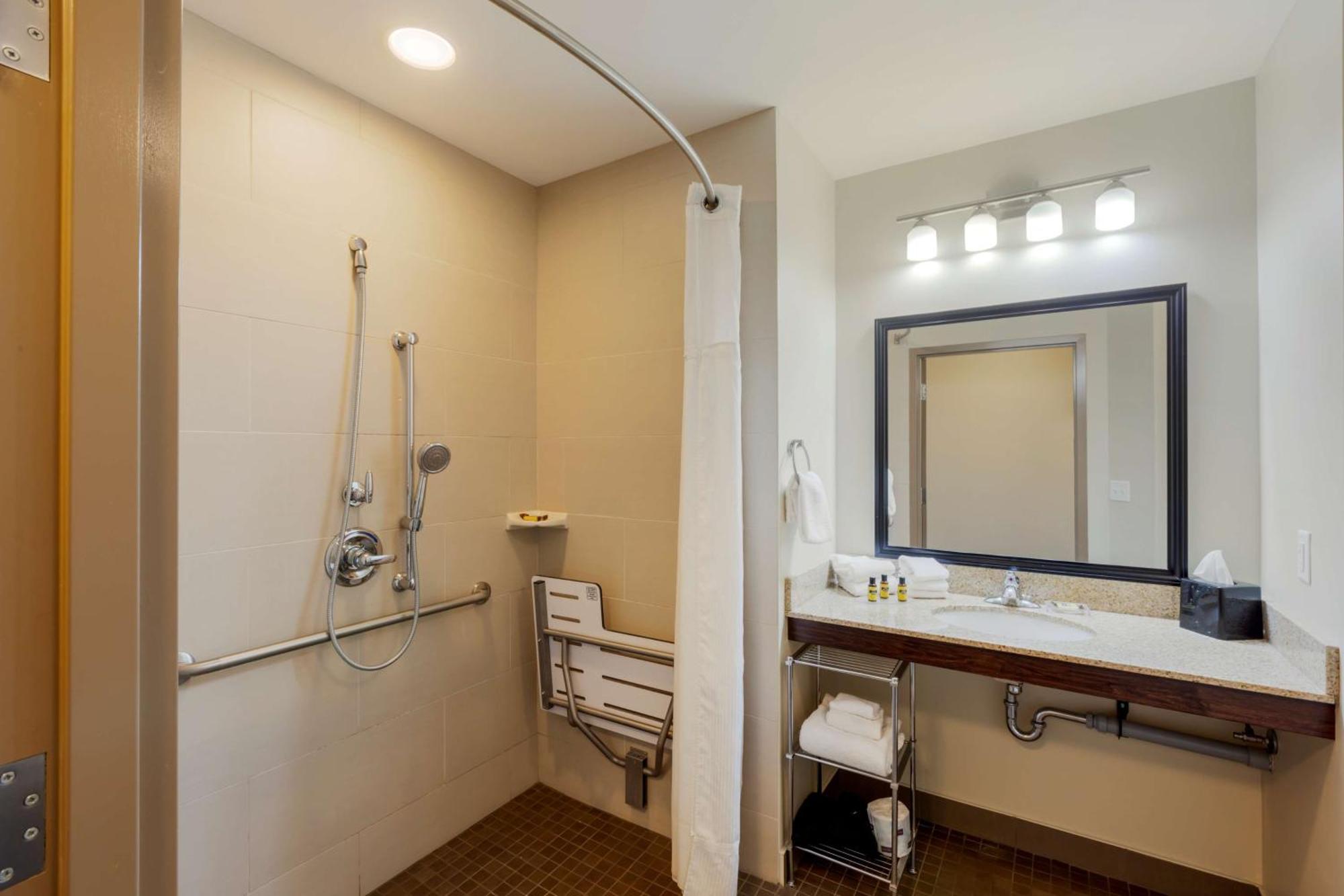Best Western Plus Walkerton Hotel & Conference Centre Ngoại thất bức ảnh